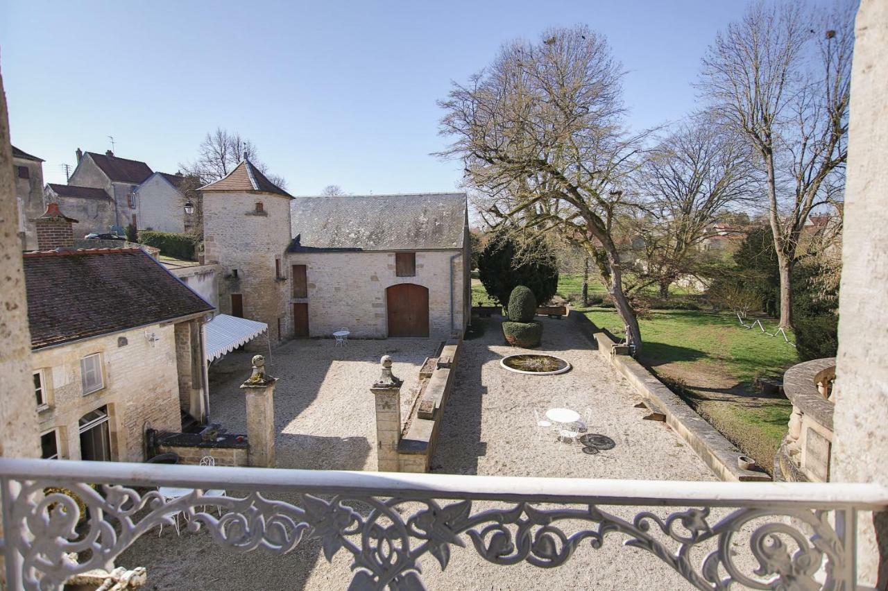 Bed and Breakfast Manoir De L'Echauguette Laignes Exterior foto