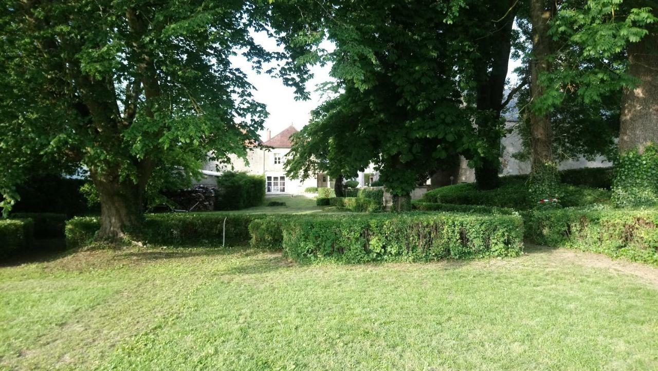 Bed and Breakfast Manoir De L'Echauguette Laignes Exterior foto